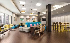 Home2 Suites Long Island City/Manhattan View